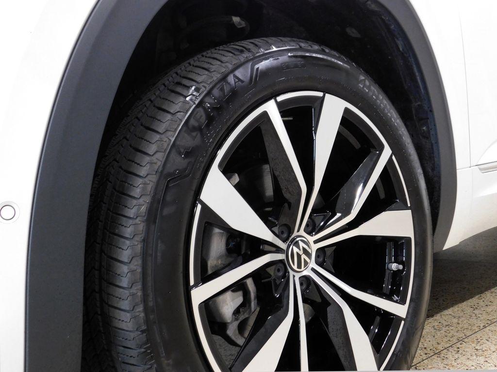 Volkswagen Atlas Cross Sport SEL Premium R-Line 4MOTION 2025