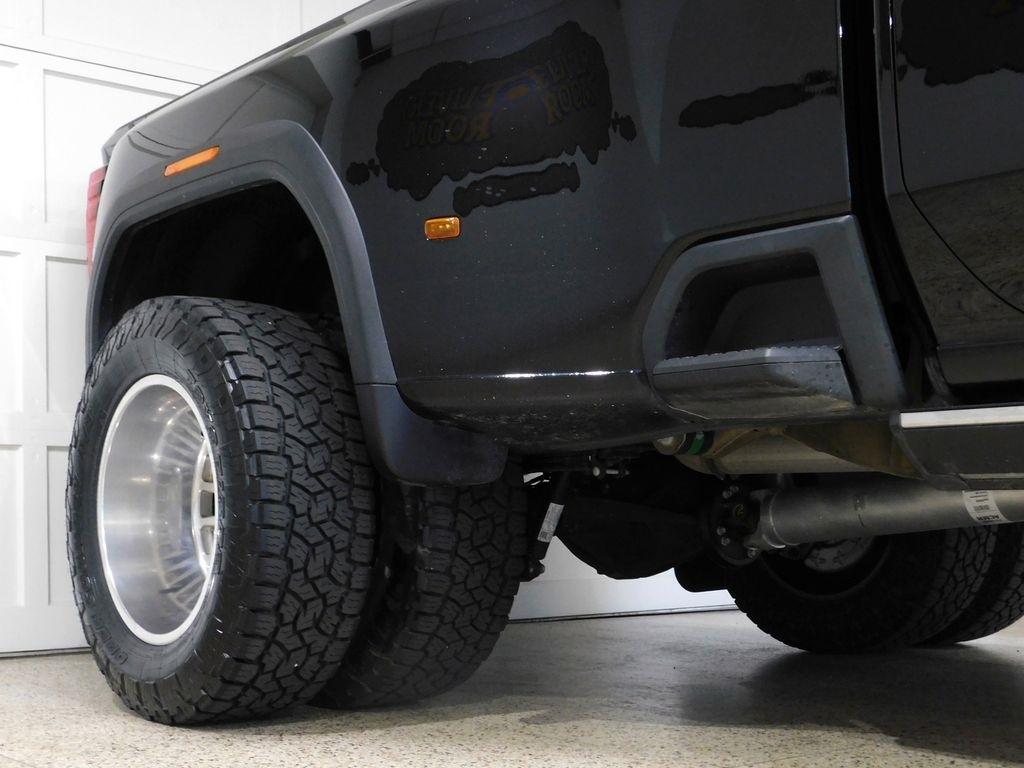 GMC Sierra 3500HD Denali Crew Cab 4WD 2025