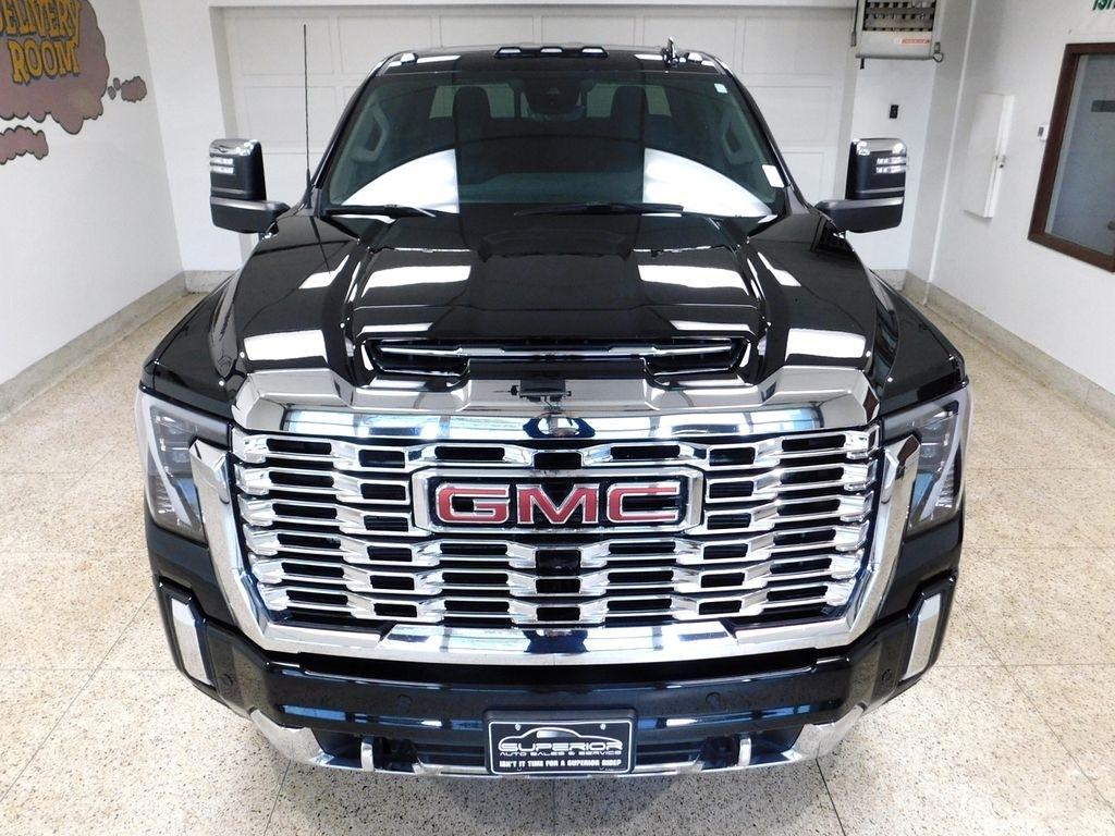 GMC Sierra 3500HD Denali Crew Cab 4WD 2025