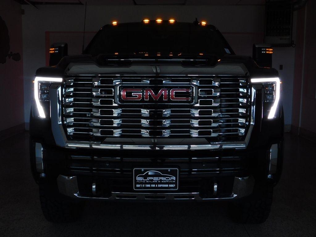 GMC Sierra 3500HD Denali Crew Cab 4WD 2025