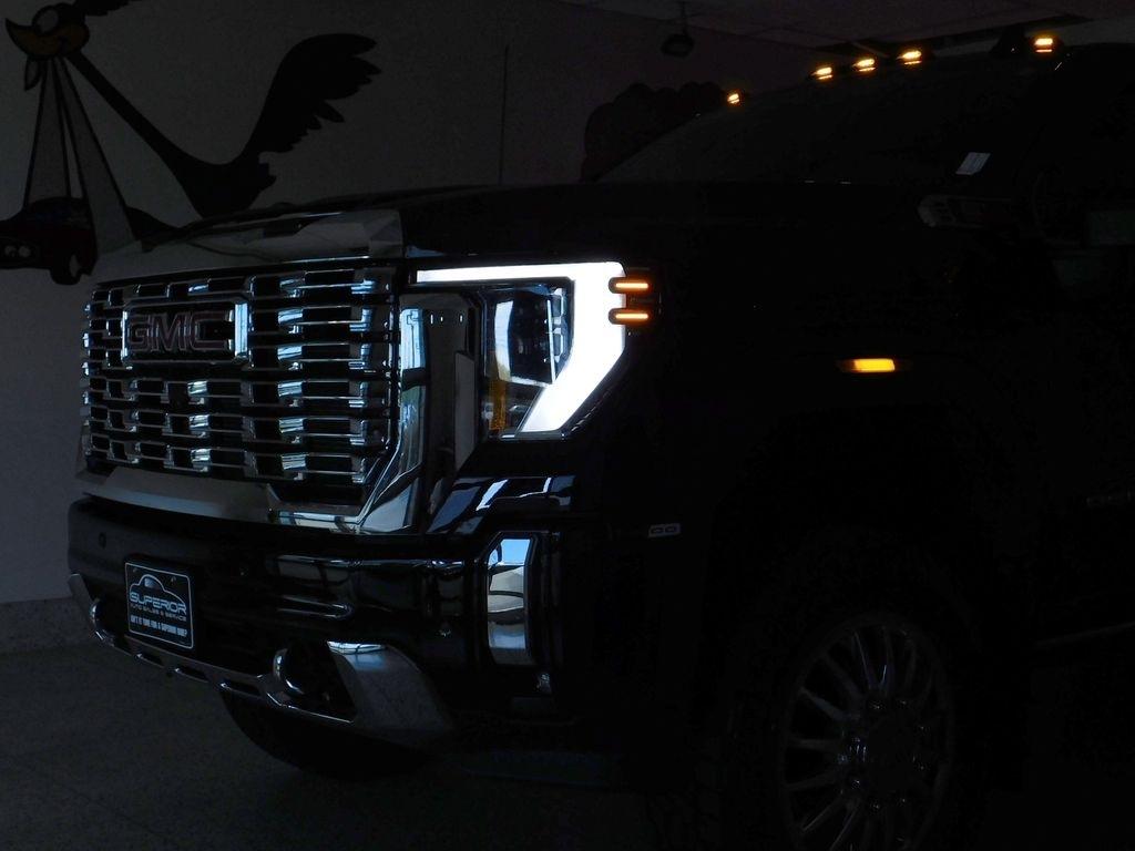 GMC Sierra 3500HD Denali Crew Cab 4WD 2025