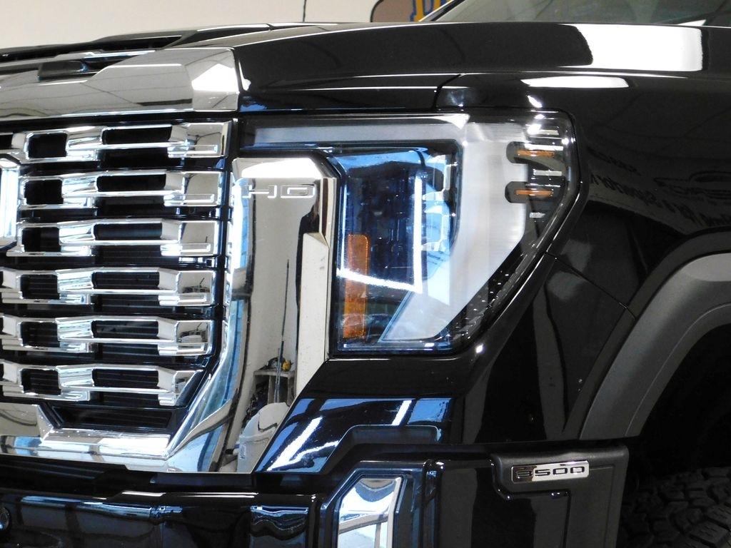 GMC Sierra 3500HD Denali Crew Cab 4WD 2025