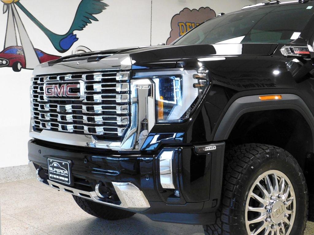 GMC Sierra 3500HD Denali Crew Cab 4WD 2025