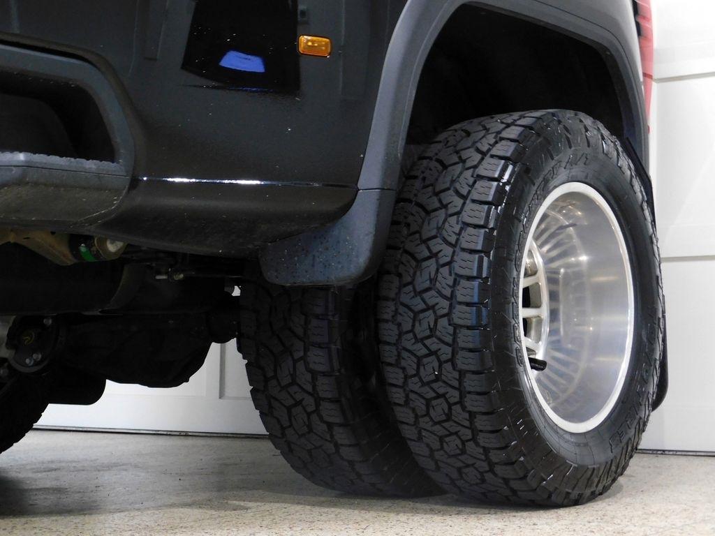 GMC Sierra 3500HD Denali Crew Cab 4WD 2025