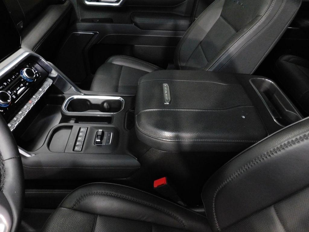 GMC Sierra 3500HD Denali Crew Cab 4WD 2025