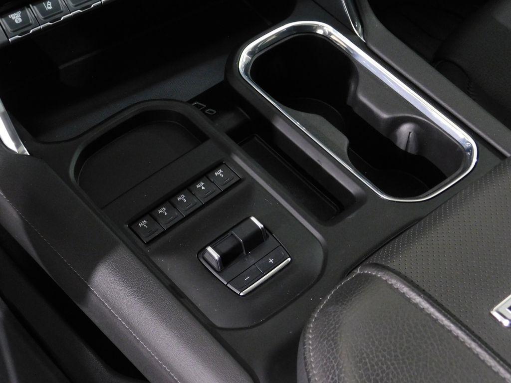 GMC Sierra 3500HD Denali Crew Cab 4WD 2025