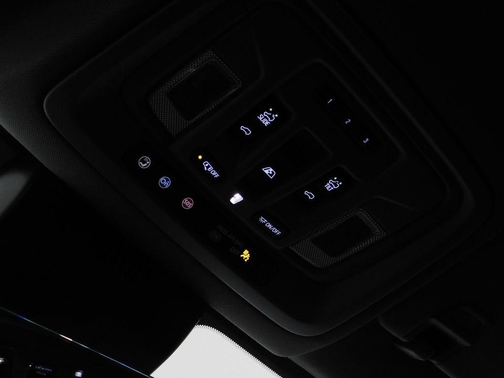 GMC Sierra 3500HD Denali Crew Cab 4WD 2025