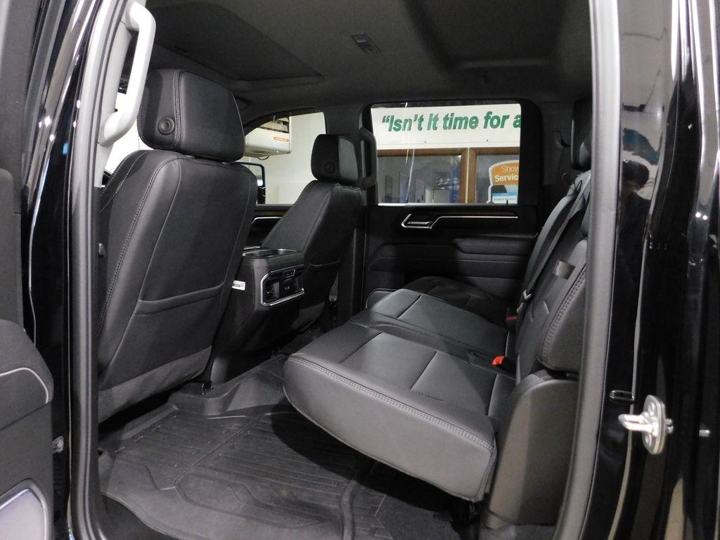GMC Sierra 3500HD Denali Crew Cab 4WD 2025