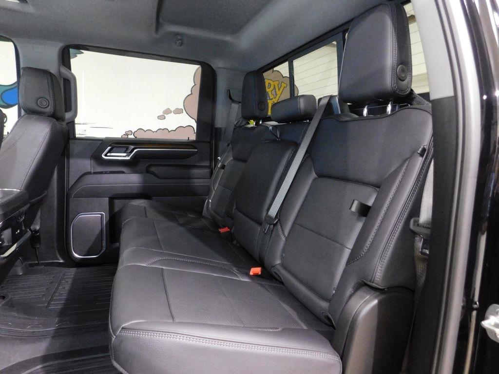 GMC Sierra 3500HD Denali Crew Cab 4WD 2025