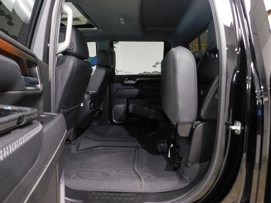 GMC Sierra 3500HD Denali Crew Cab 4WD 2025
