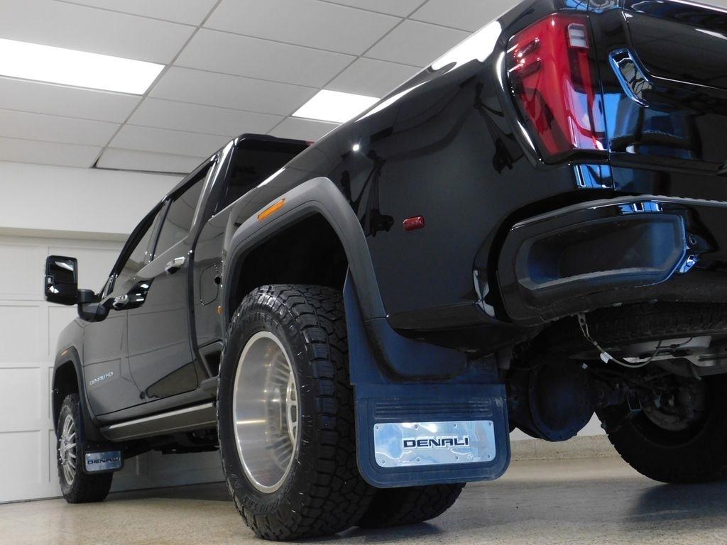 GMC Sierra 3500HD Denali Crew Cab 4WD 2025