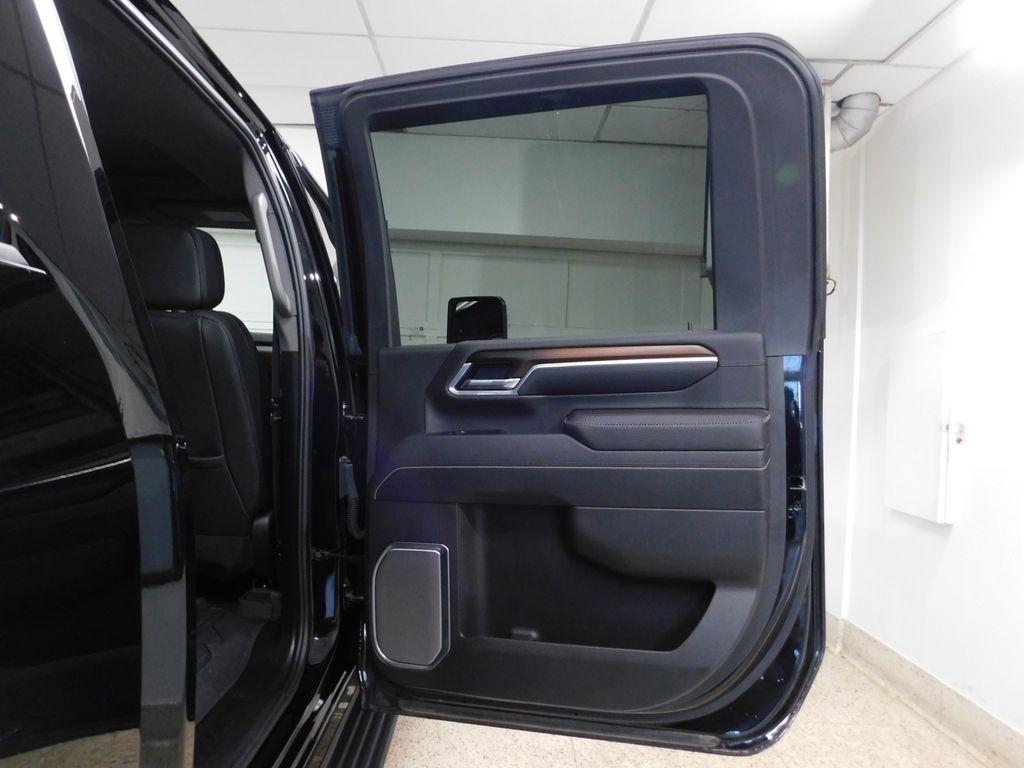 GMC Sierra 3500HD Denali Crew Cab 4WD 2025