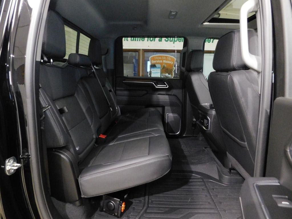 GMC Sierra 3500HD Denali Crew Cab 4WD 2025