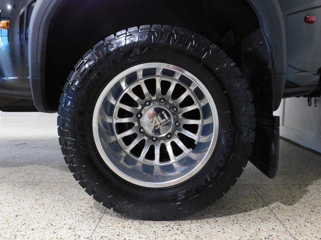 GMC Sierra 3500HD Denali Crew Cab 4WD 2025