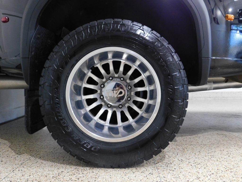 GMC Sierra 3500HD Denali Crew Cab 4WD 2025