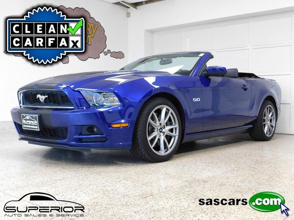Ford Mustang GT convertible 2013