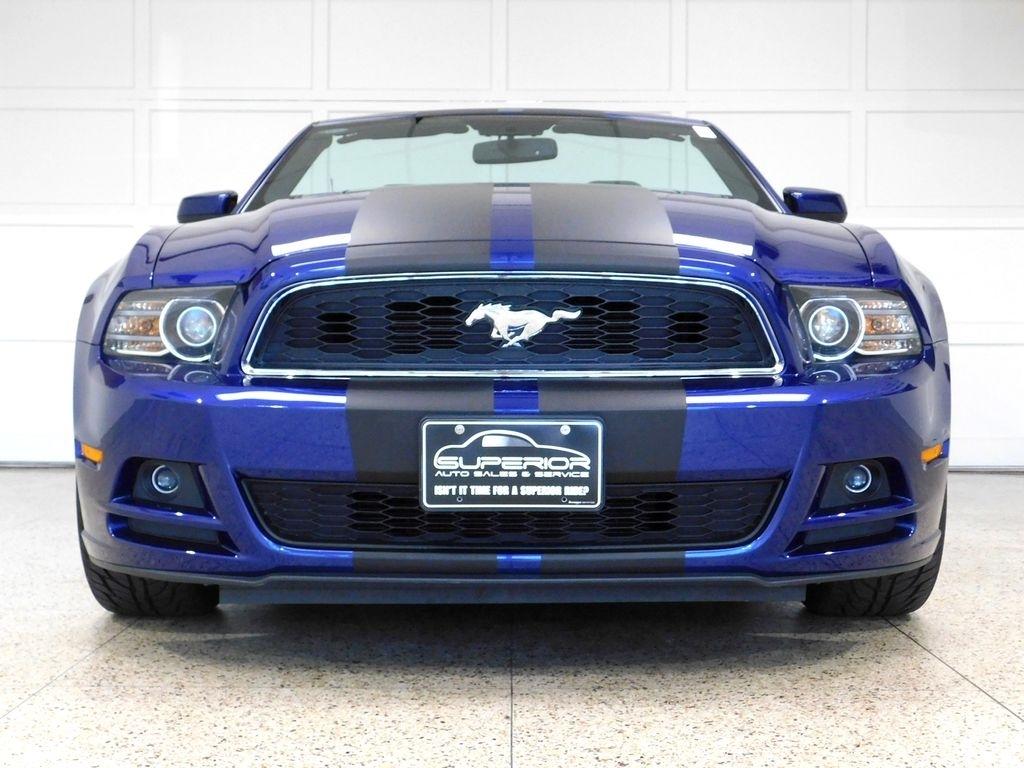 Ford Mustang GT convertible 2013