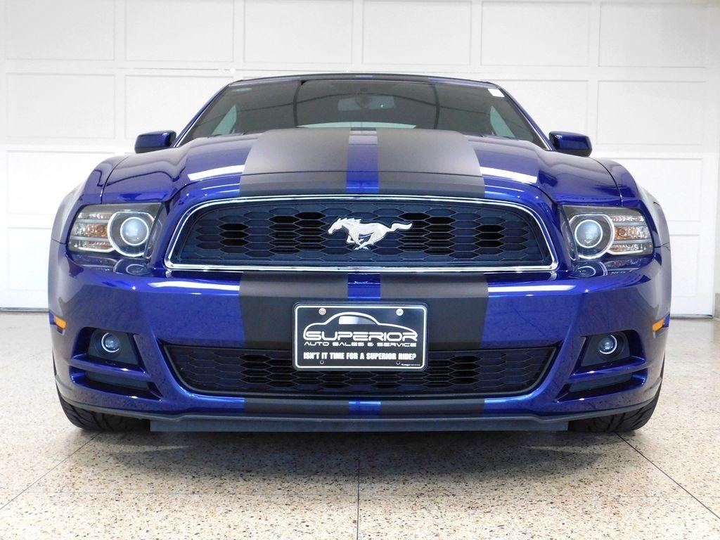 Ford Mustang GT convertible 2013