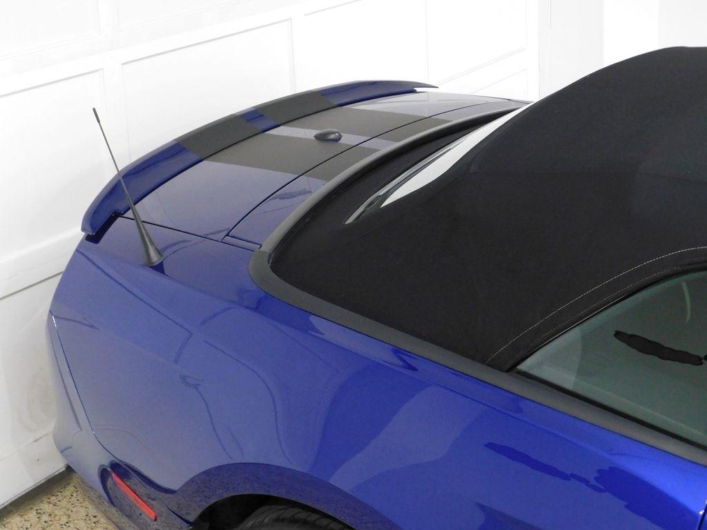 Ford Mustang GT convertible 2013