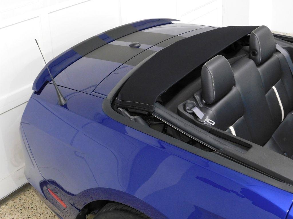 Ford Mustang GT convertible 2013