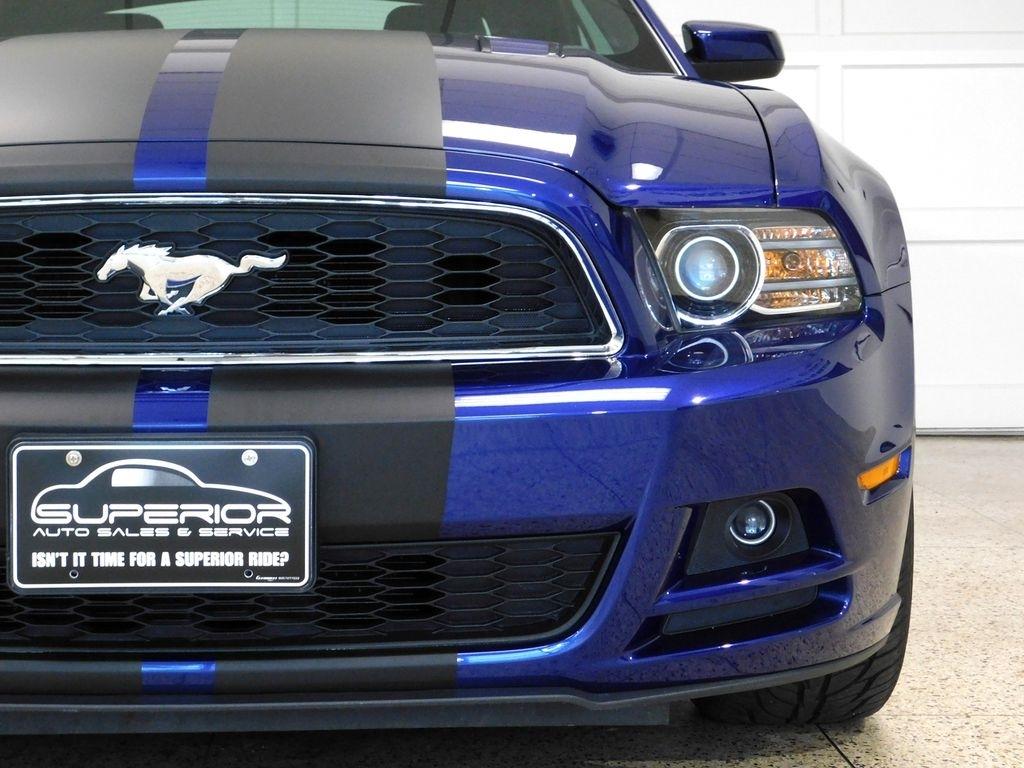 Ford Mustang GT convertible 2013