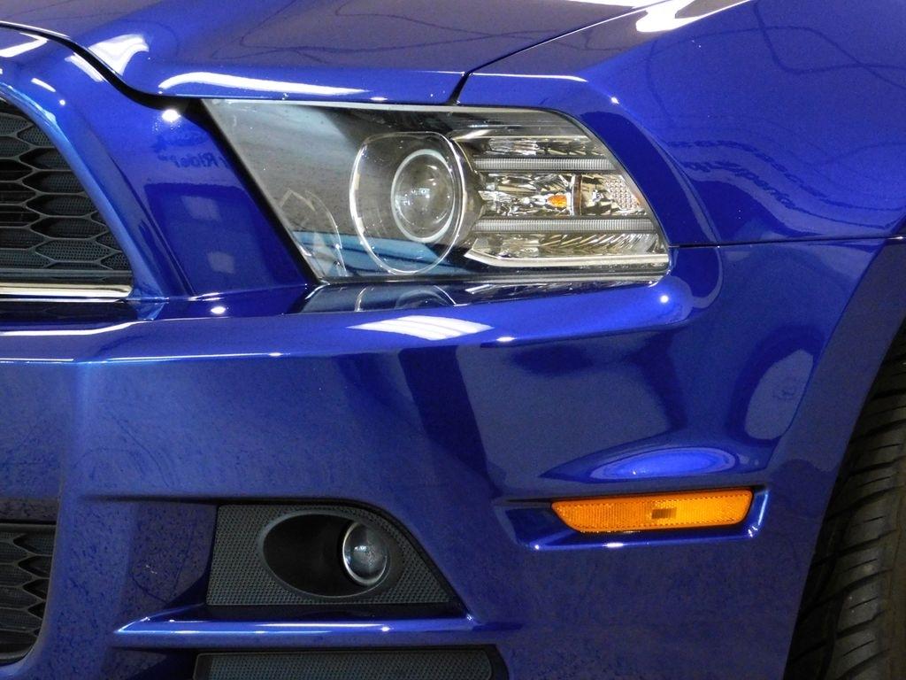 Ford Mustang GT convertible 2013