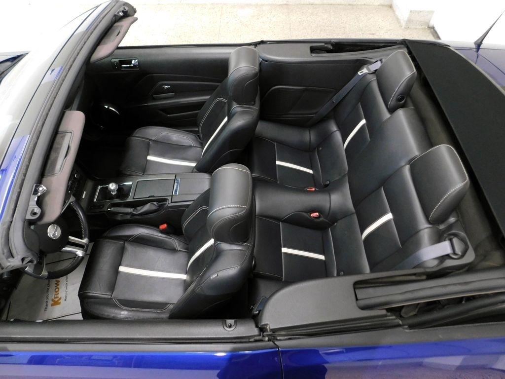Ford Mustang GT convertible 2013