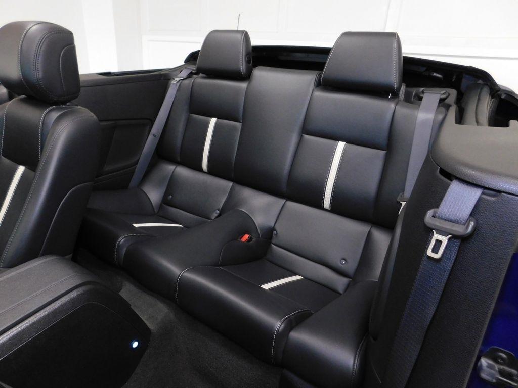 Ford Mustang GT convertible 2013