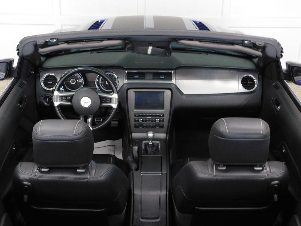 Ford Mustang GT convertible 2013