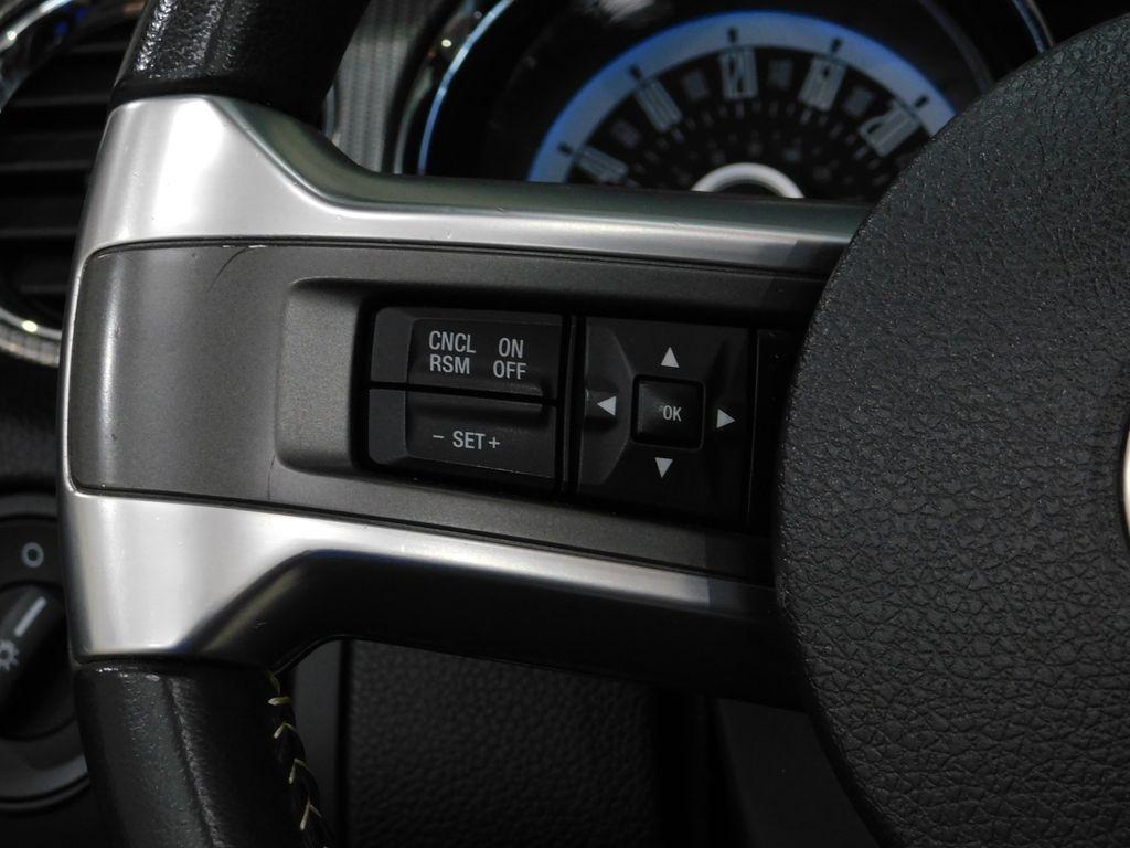 Ford Mustang GT convertible 2013