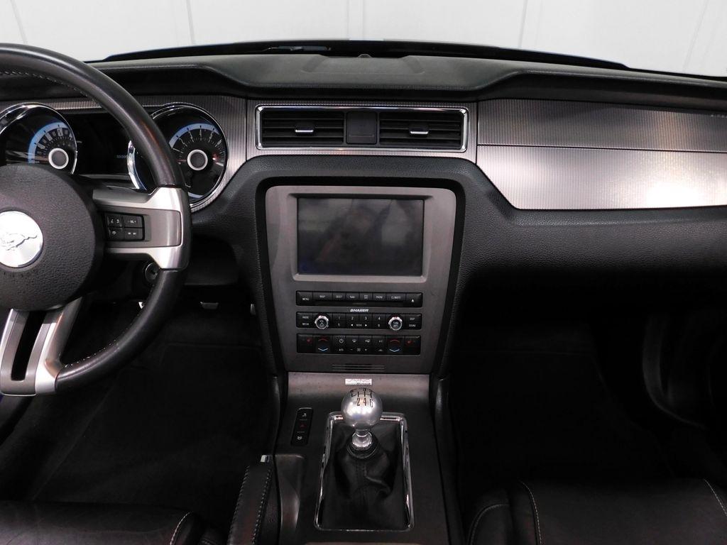 Ford Mustang GT convertible 2013