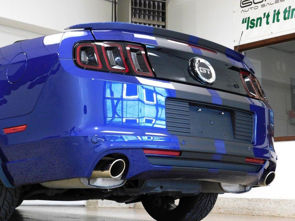 Ford Mustang GT convertible 2013