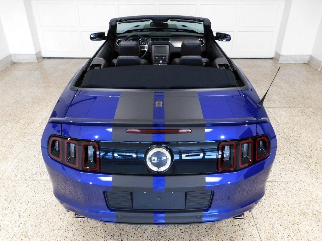 Ford Mustang GT convertible 2013