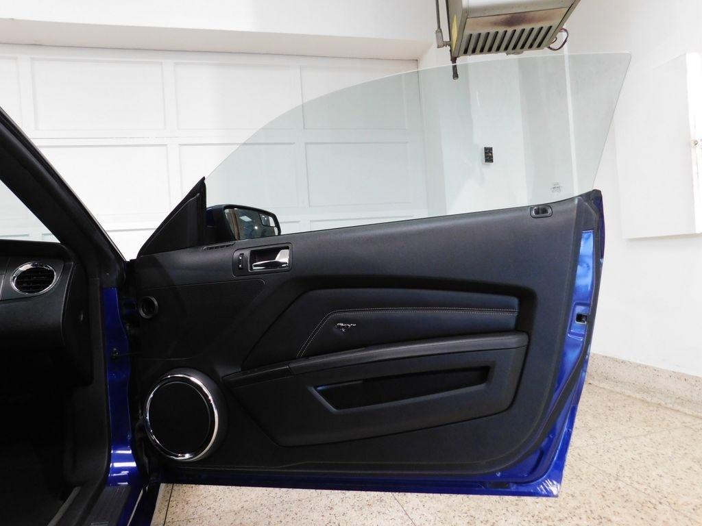 Ford Mustang GT convertible 2013
