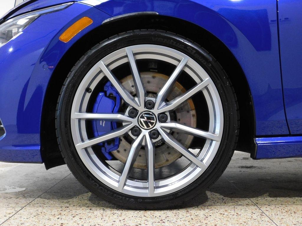 Volkswagen Golf R  2024