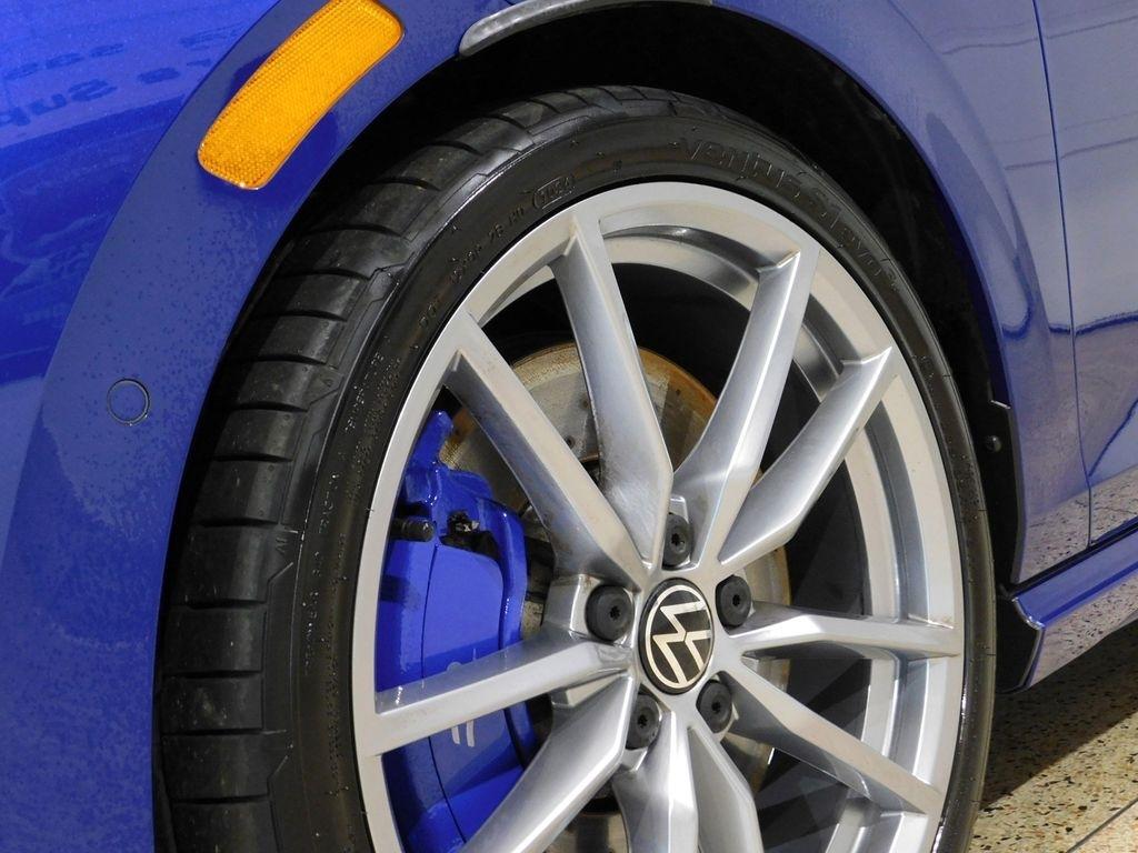 Volkswagen Golf R  2024