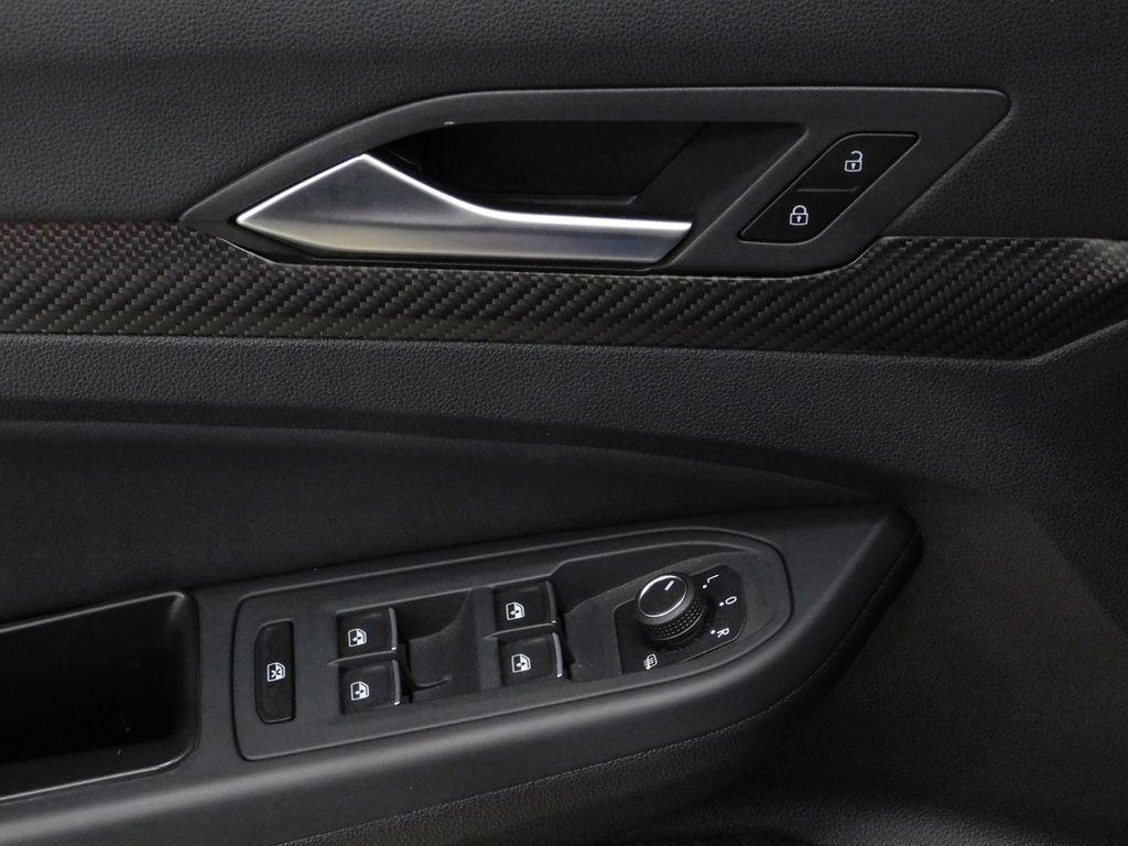 Volkswagen Golf R  2024