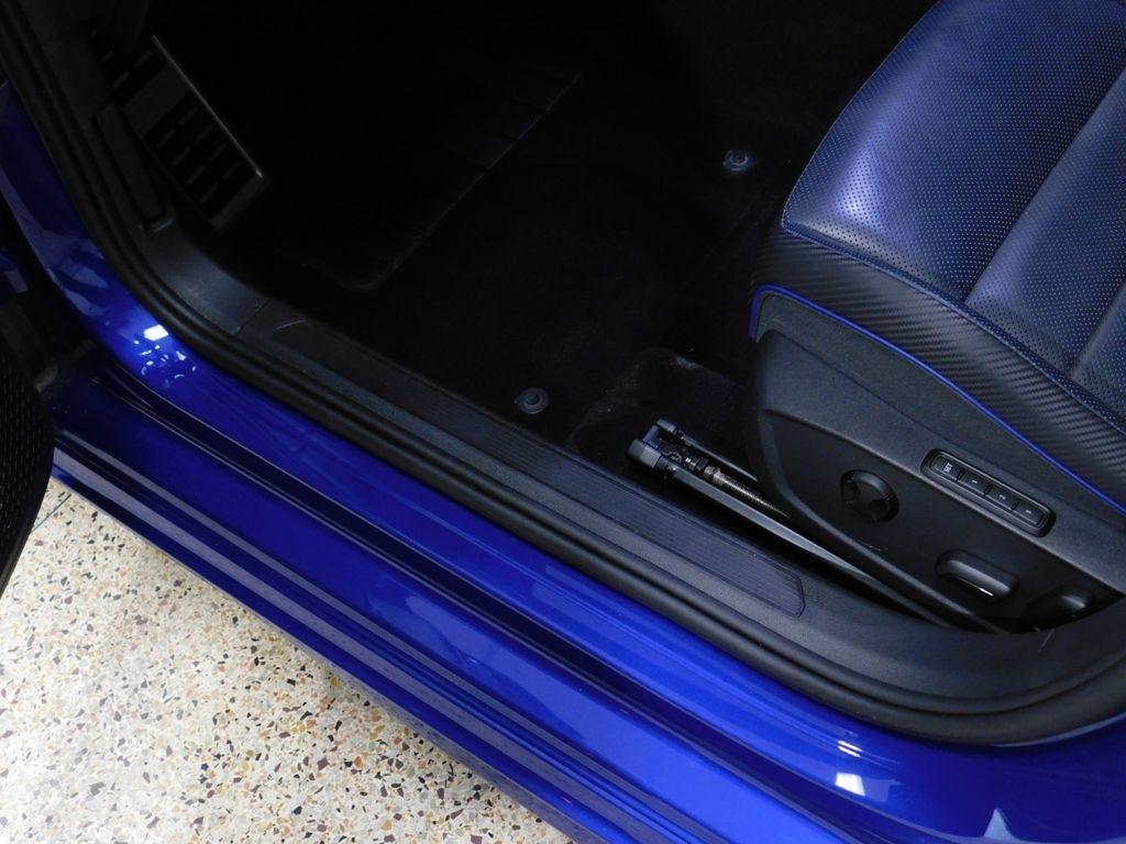 Volkswagen Golf R  2024