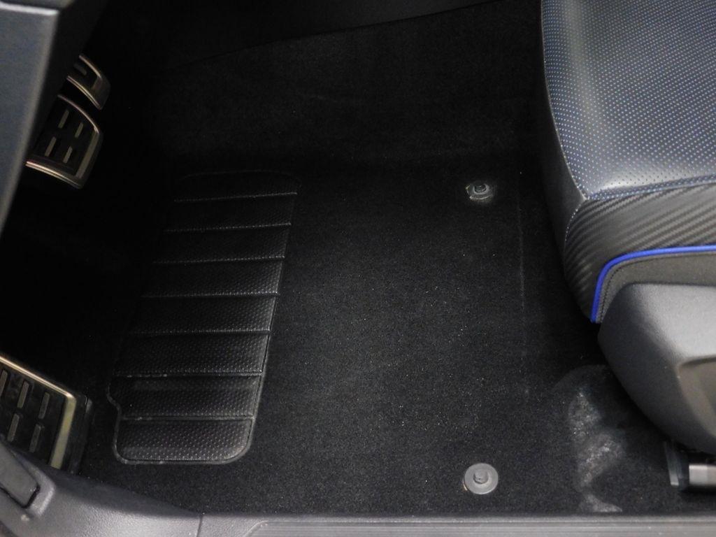 Volkswagen Golf R  2024