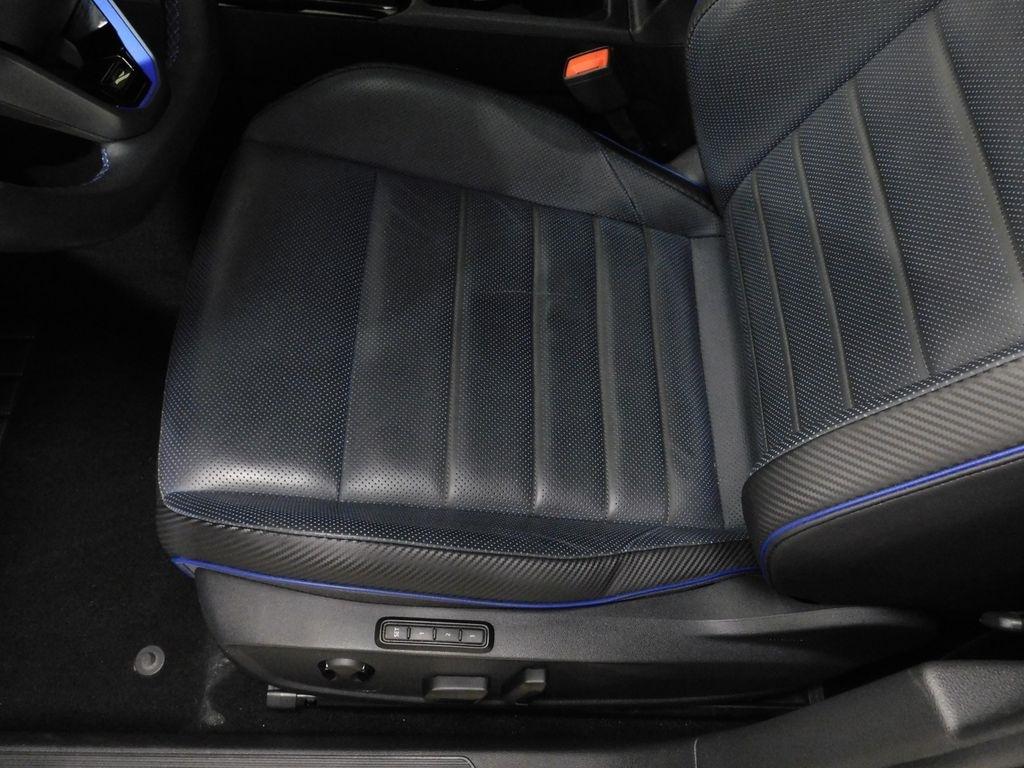 Volkswagen Golf R  2024