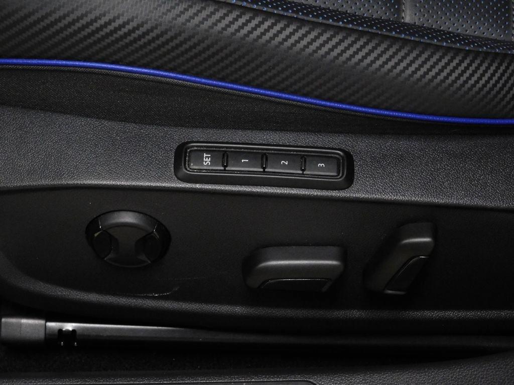 Volkswagen Golf R  2024