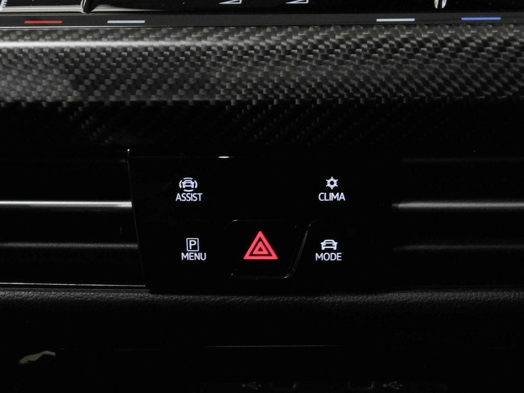Volkswagen Golf R  2024