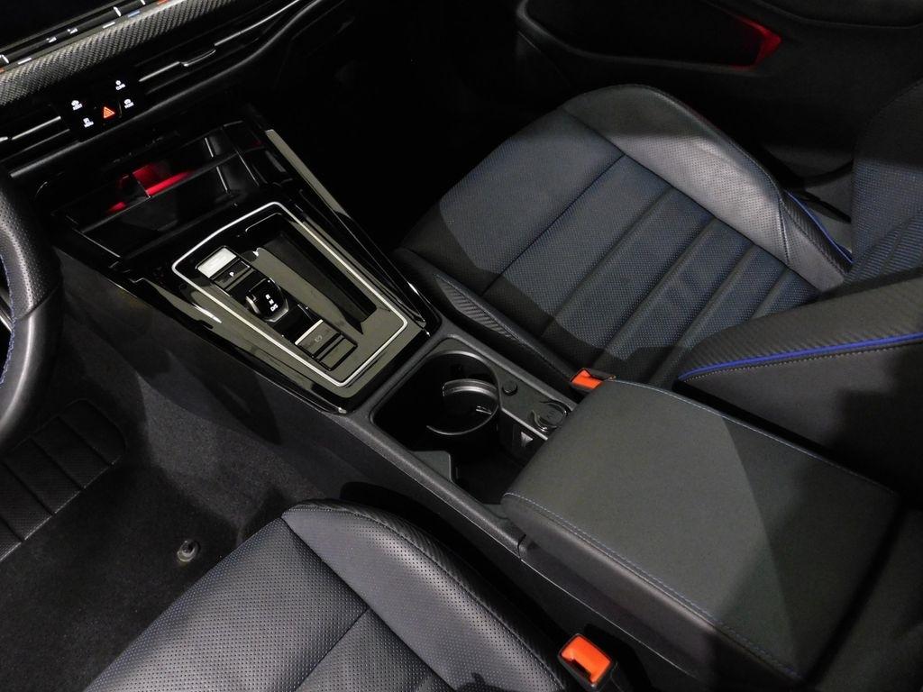 Volkswagen Golf R  2024