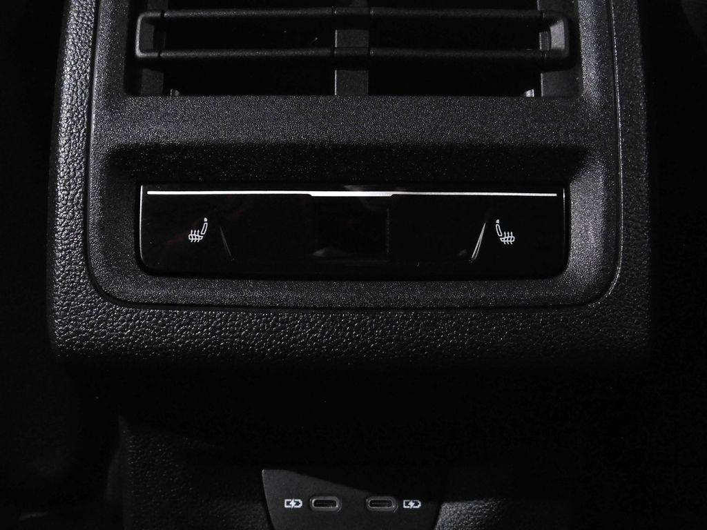 Volkswagen Golf R  2024