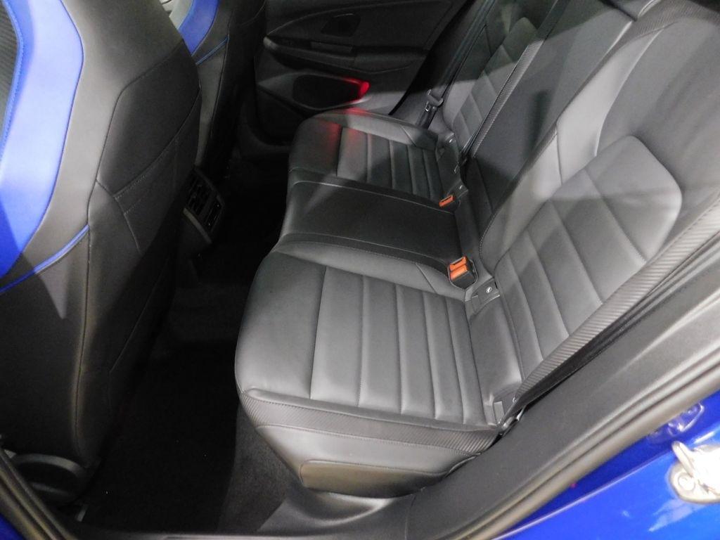Volkswagen Golf R  2024