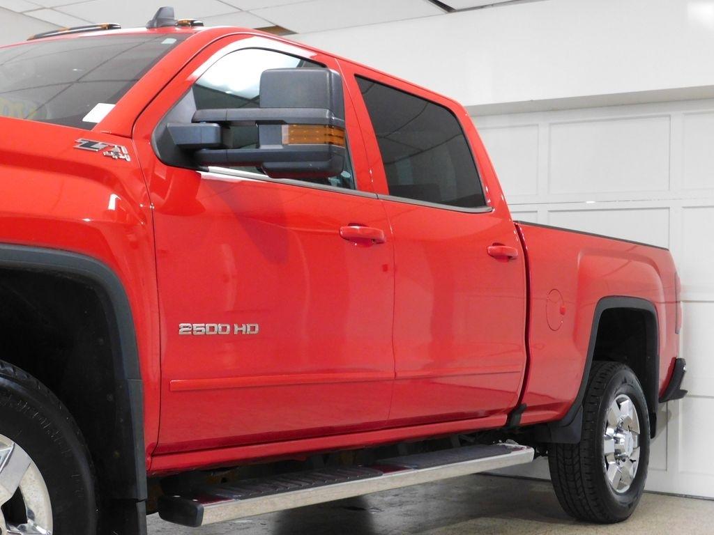 GMC Sierra 2500HD SLE Crew Cab 4WD 2018