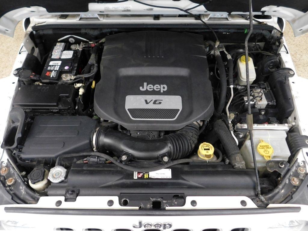 Jeep Wrangler Sahara 4WD 2016
