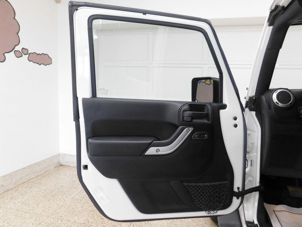 Jeep Wrangler Sahara 4WD 2016