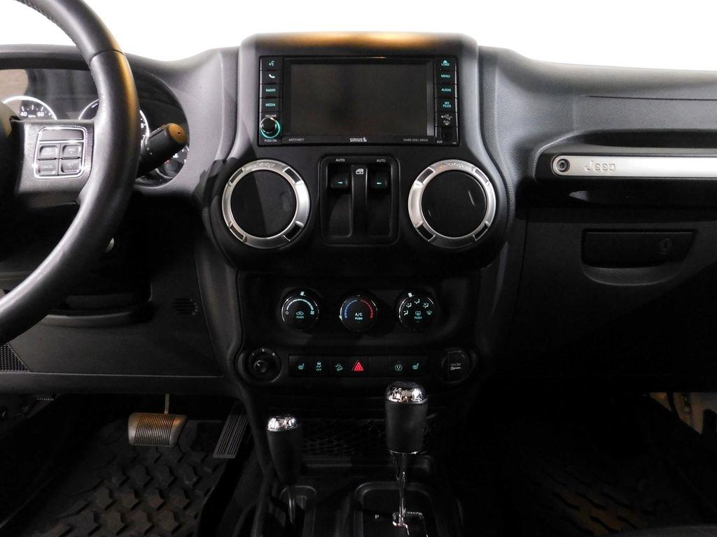 Jeep Wrangler Sahara 4WD 2016