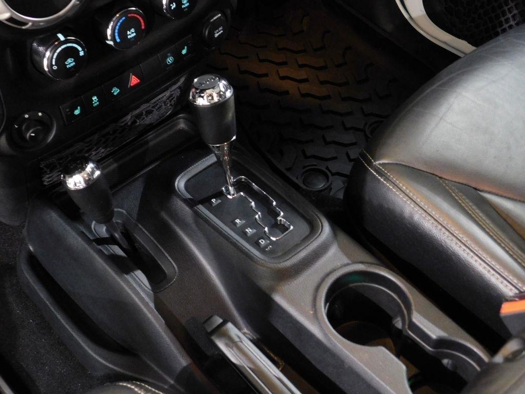 Jeep Wrangler Sahara 4WD 2016
